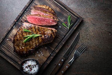 KIRMIZI ET VE IZGARALAR